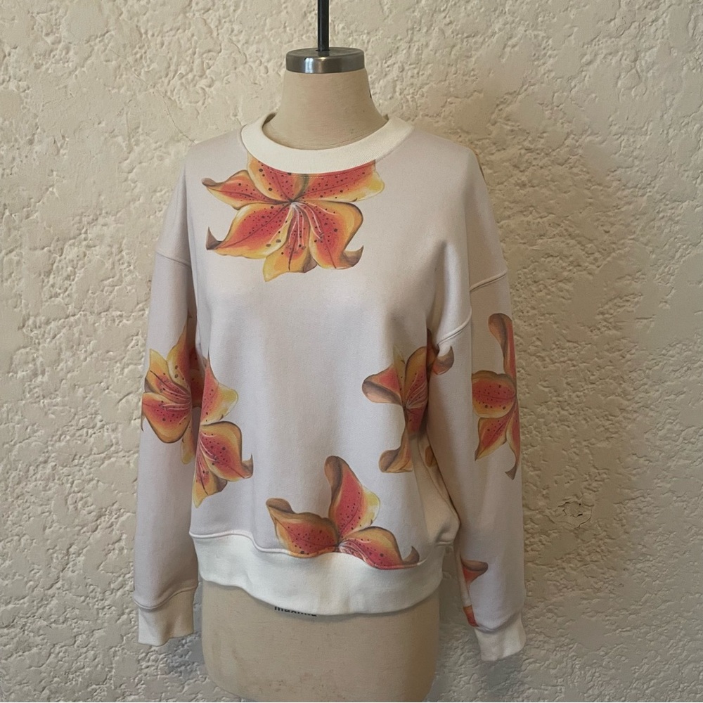 Juliet Johnstone Lily Crewneck Sweatshirt Unisex Small, Painted Flower Print